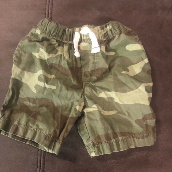 OSHKOSH & Carter’s Size 24 Month Shorts - Picture 4 of 8